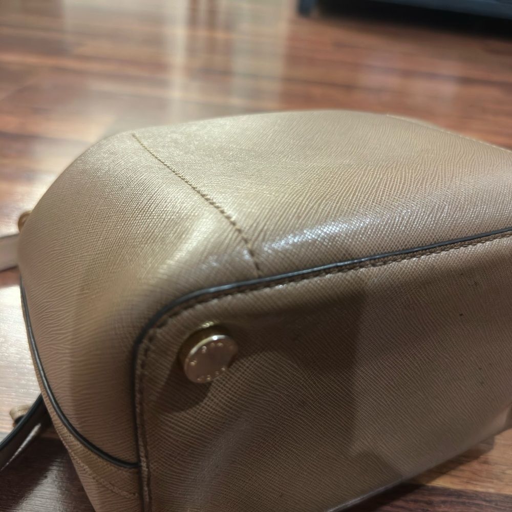 Michael Kors Bucket - Picture 7 of 10